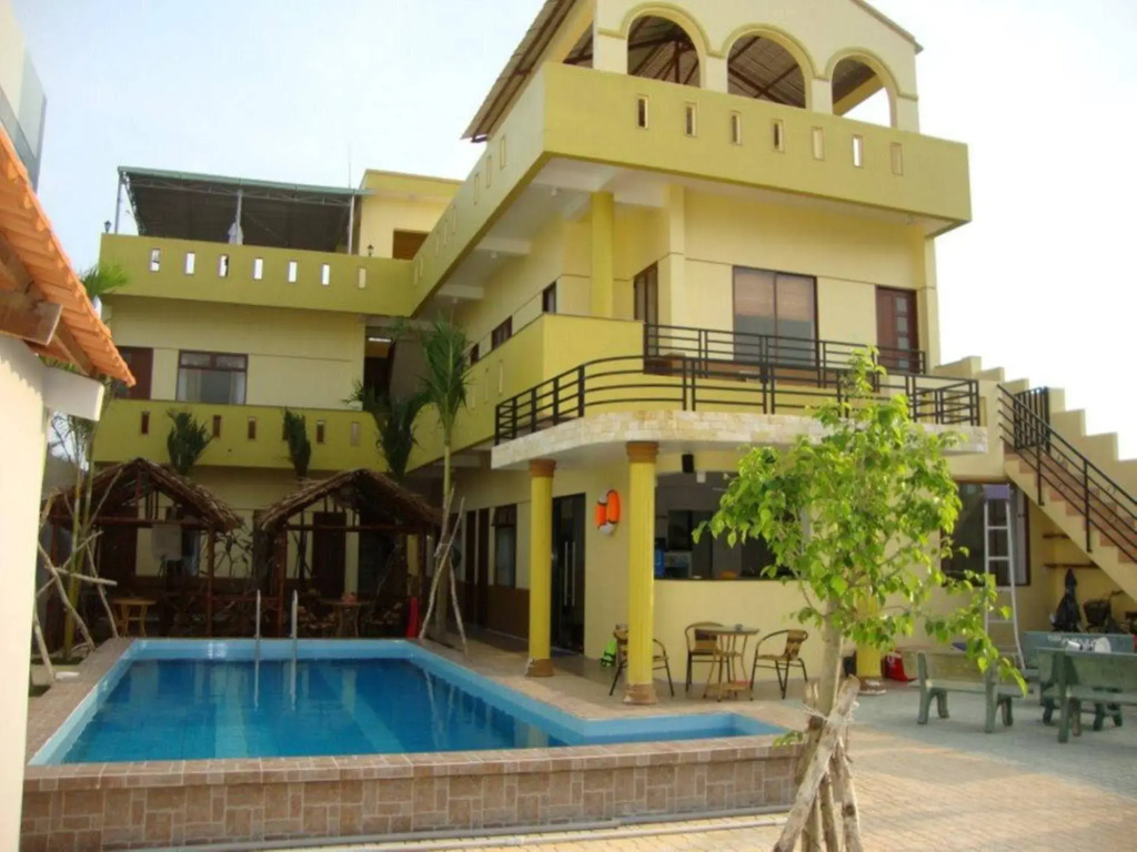 Oasis Hotel