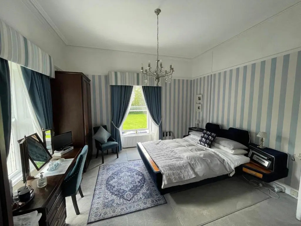 Glenmore House
