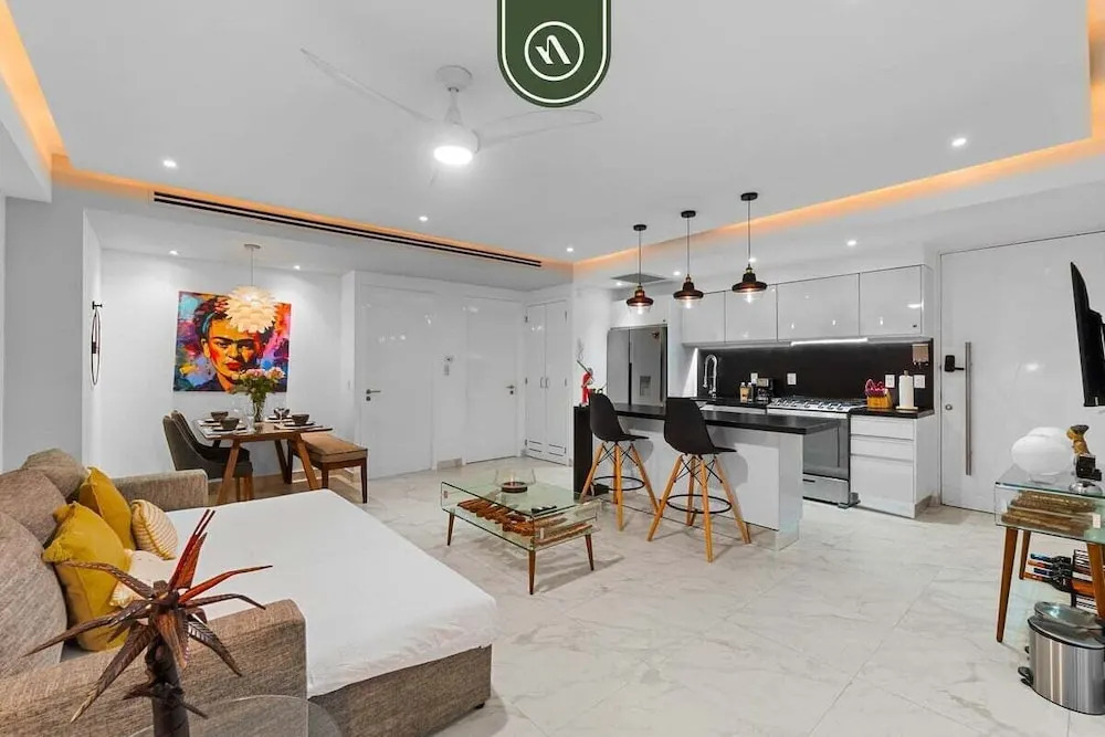 Amazing 1 BR Condo in Romantic Zone - Pool - Gym