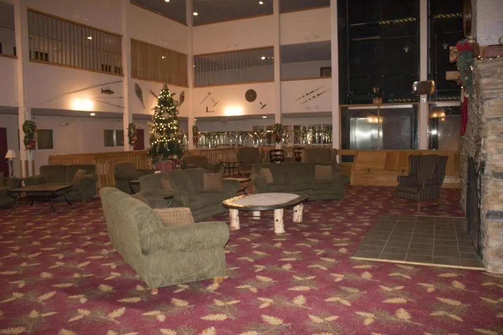 Stroll to Slopes, Village Area, Ski in-out MtLodge 151