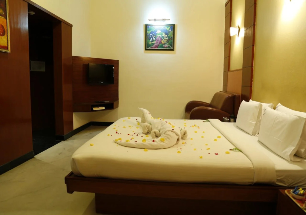 Fabhotel Prime Chennai Deluxe