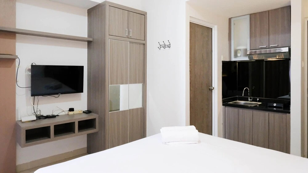 Good Deals And Cozy Stay Studio At Taman Melati Surabaya Apartment