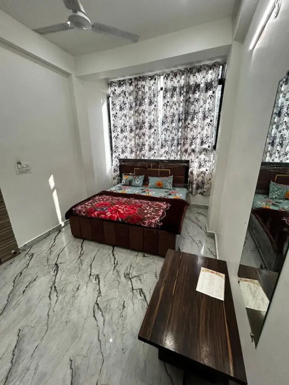 Hotel Shri Prabhu Dham Vrindavan