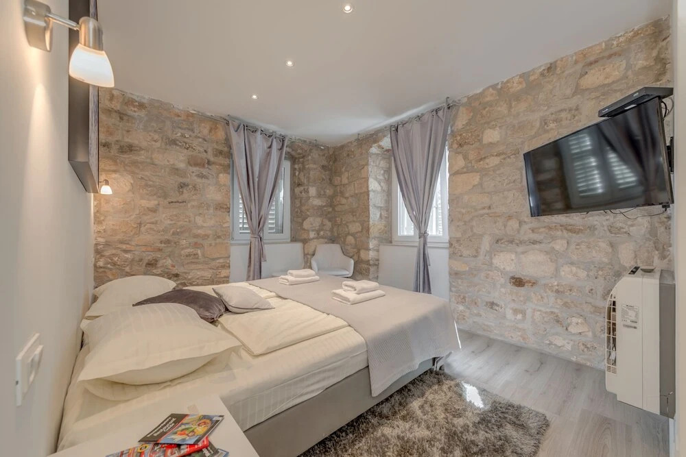 Palace Luxury Retreat