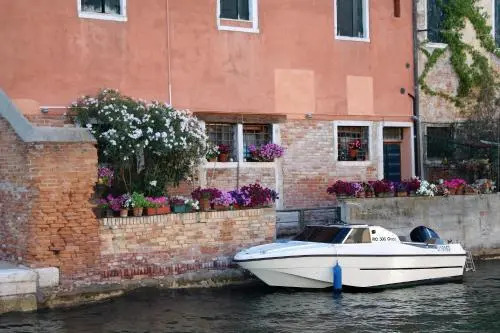 Calle dei Preti