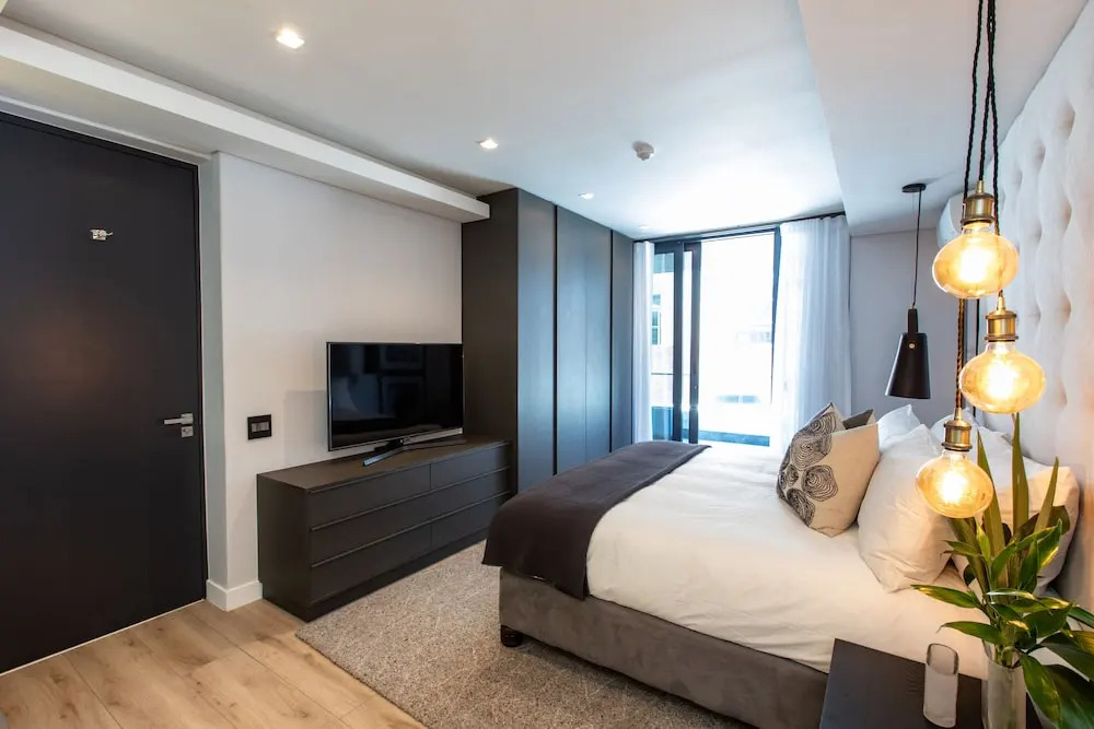 Bradway Apartments