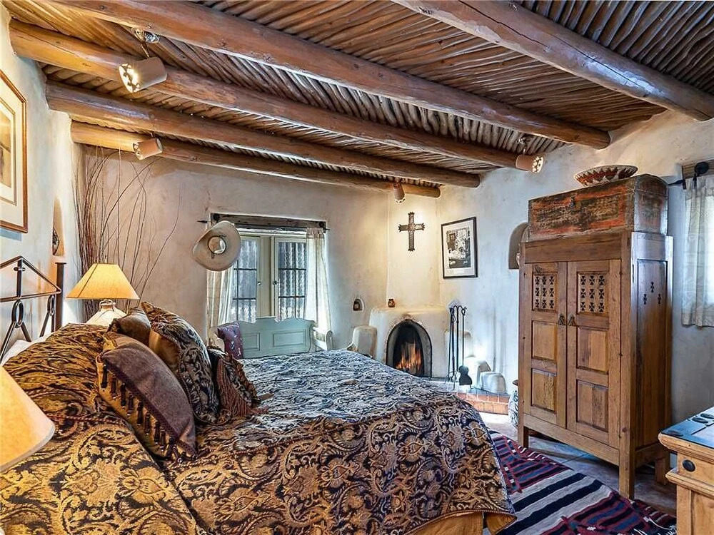 Cowboy On The Acequia, 2 Bedrooms, Fireplaces, Washer/dryer, Sleeps 4