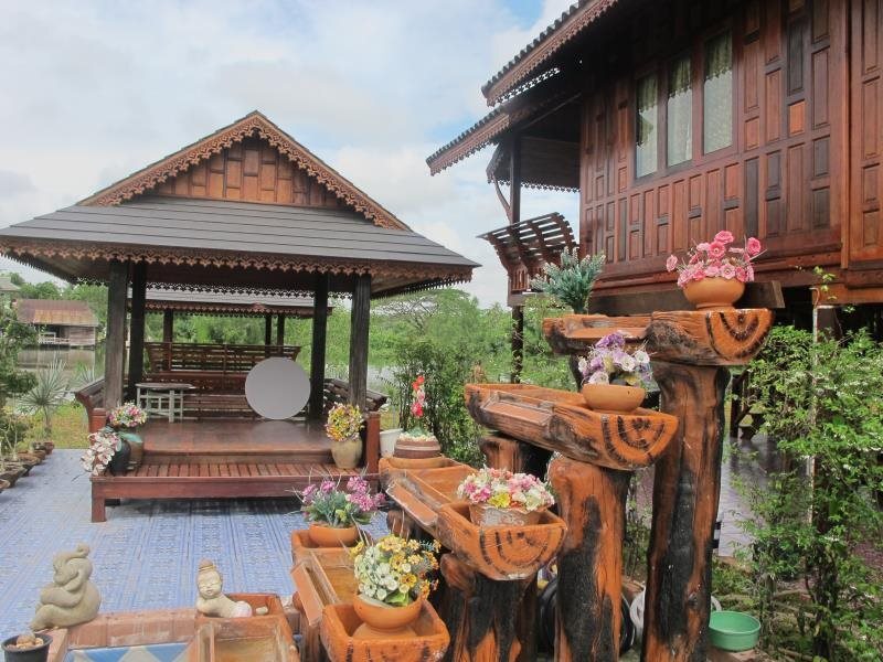 Ruenthai Rimnam Resort
