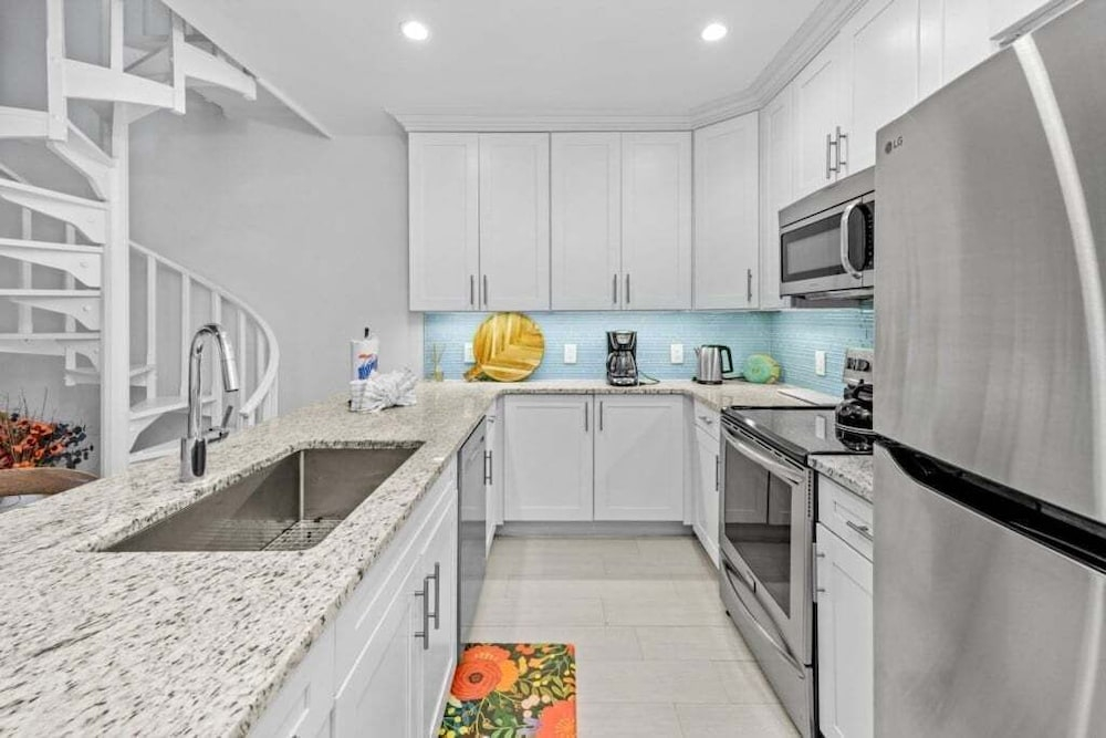 Coquina Beach 4f 3 Bedroom Condo