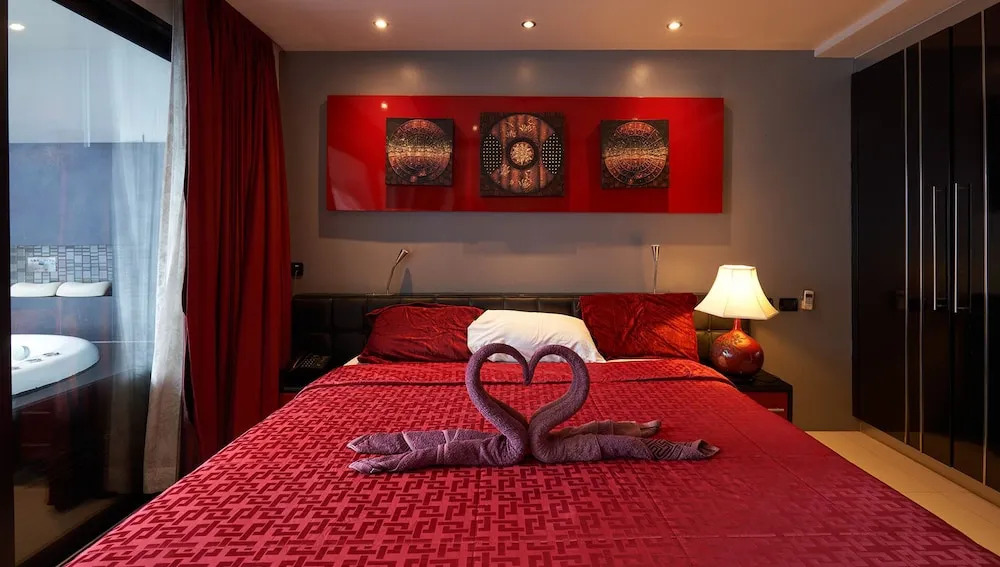 Condo In The Heart Of Patong Wlk St ABS1