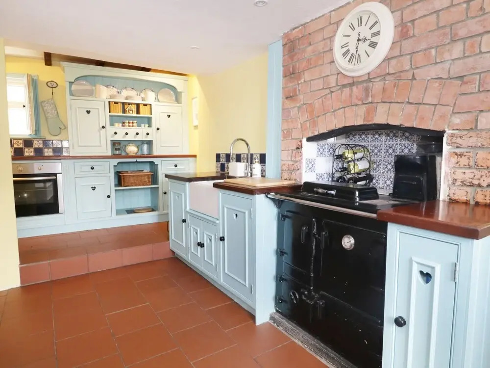 2 Wisteria Cottages, Chard