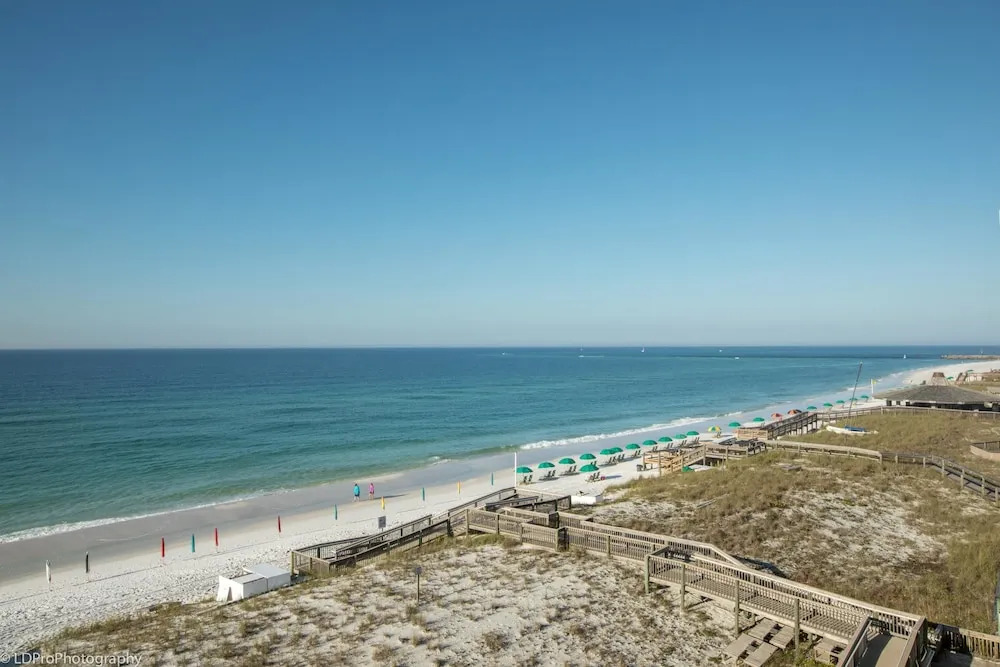 Inlet Reef 403 2 Bedroom Condo by RedAwning
