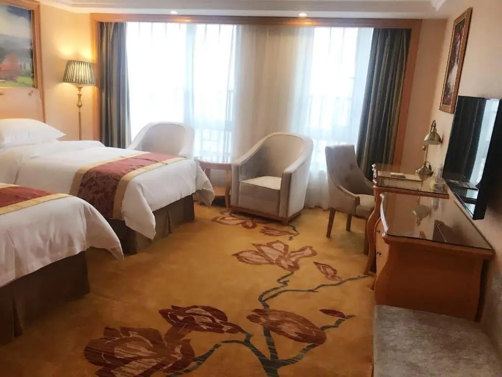 Vienna International Hotel (Shenzhen Guanlan Avenue)
