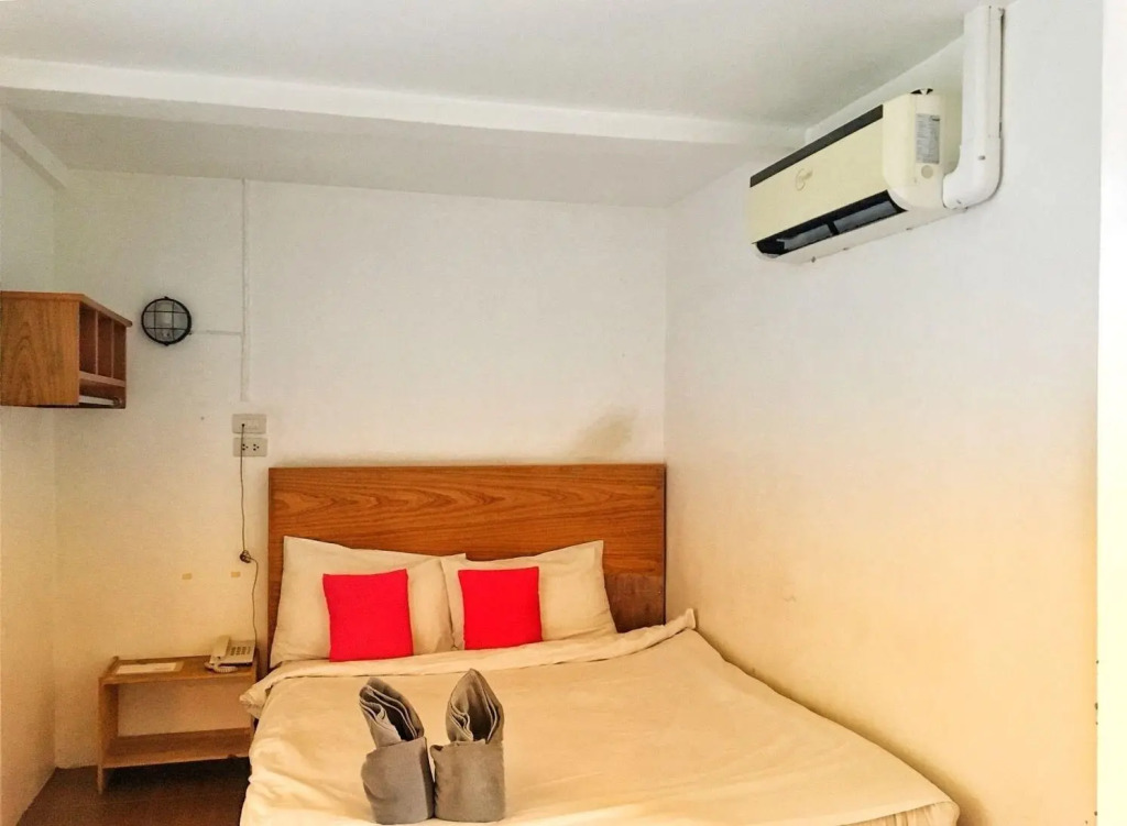 I Room Hotel