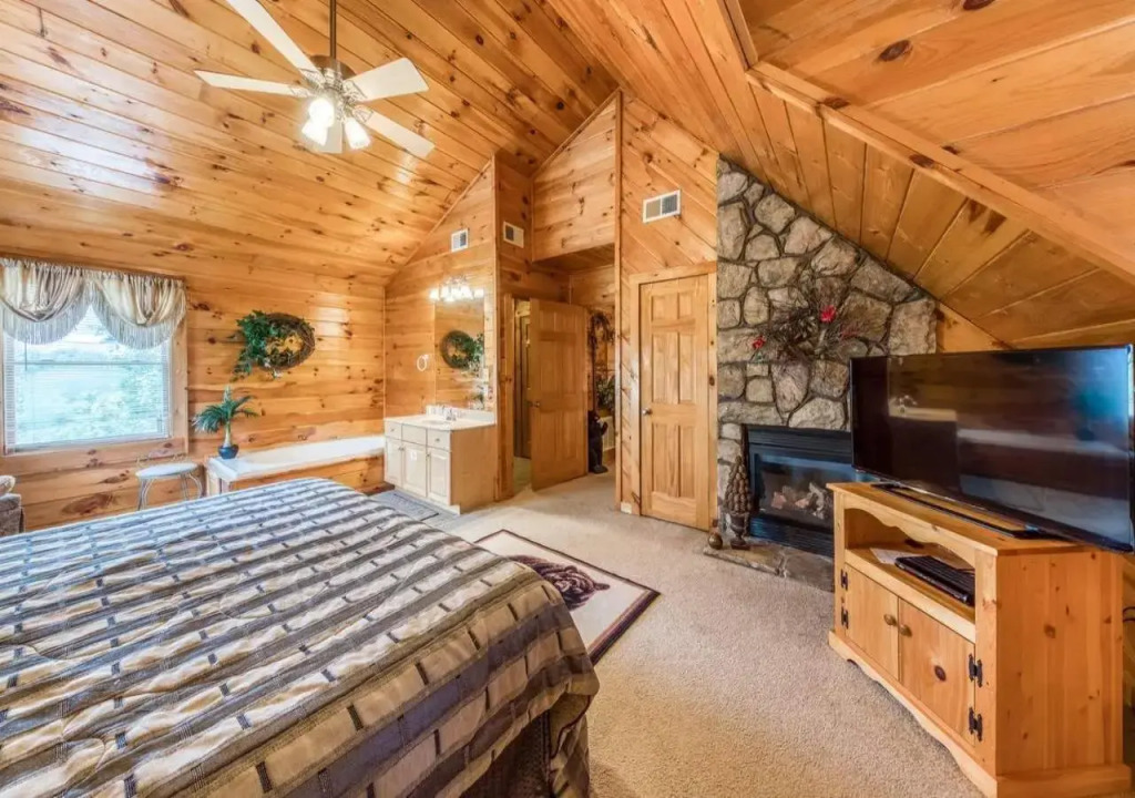 Arrowhead Log Cabin Resort Papaws Bear Den Cabin - by TS