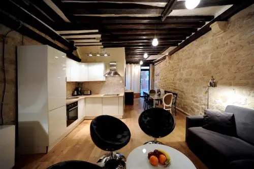 Apart of Paris - Souplex Loft Apartment - Le Marais