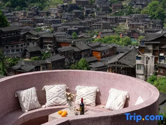 Mountain Live Inn (Xijiang Qianhu Miao Village Store)