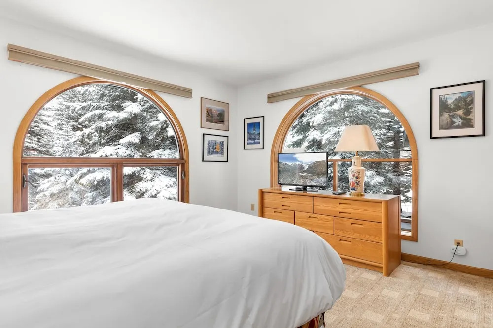 Riverside Condos A103 by Avantstay Condo Close To Downtown, Town Park & Ski Lift #8