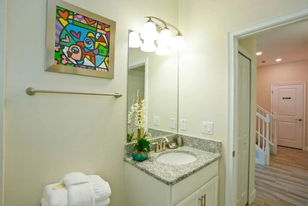4839 Kings Castle Circle 5 Bedroom Home