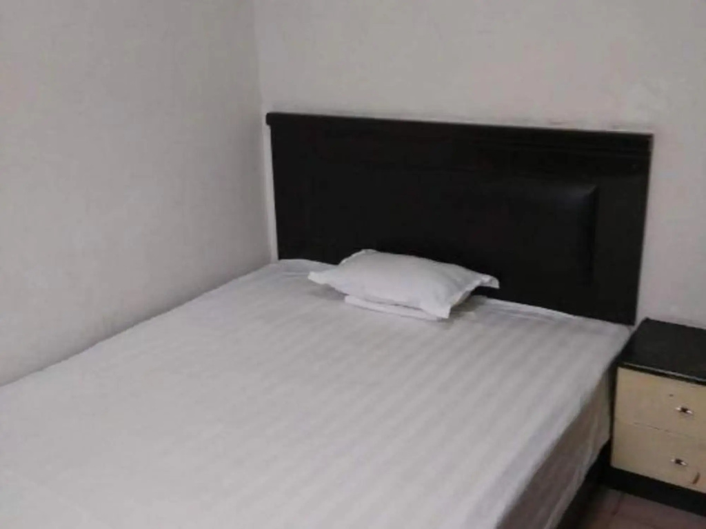Jingmen Sanjiang Inn