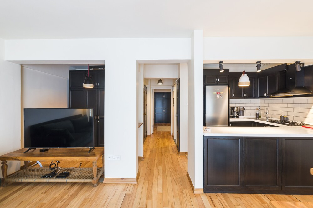 Spotless Flat in Central
