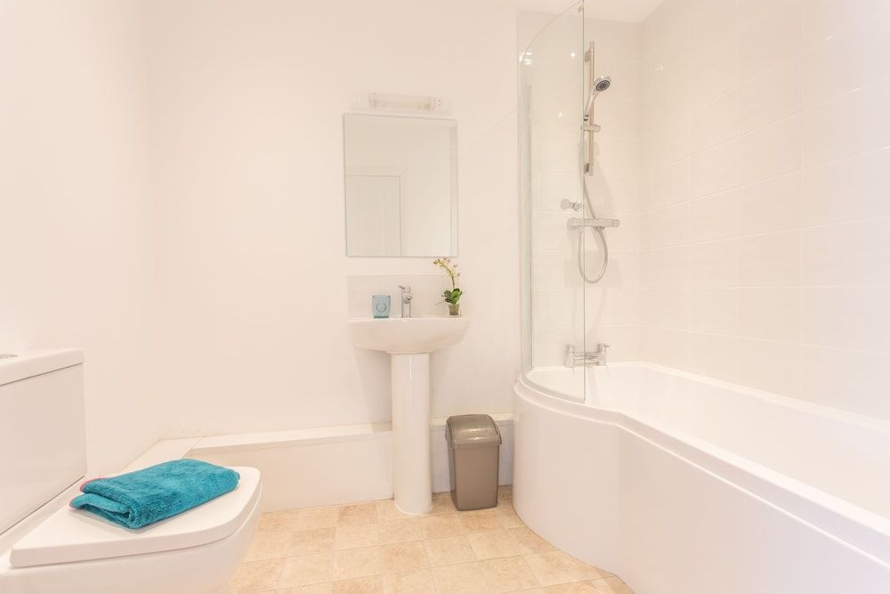 Spacious Comfortable 2 Bed Apartments in Oxford, Free Parking, OX2 Easy Access to City Centre & Hospitals
