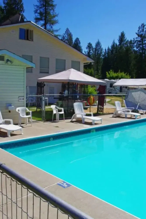 Totem Motel & Resort