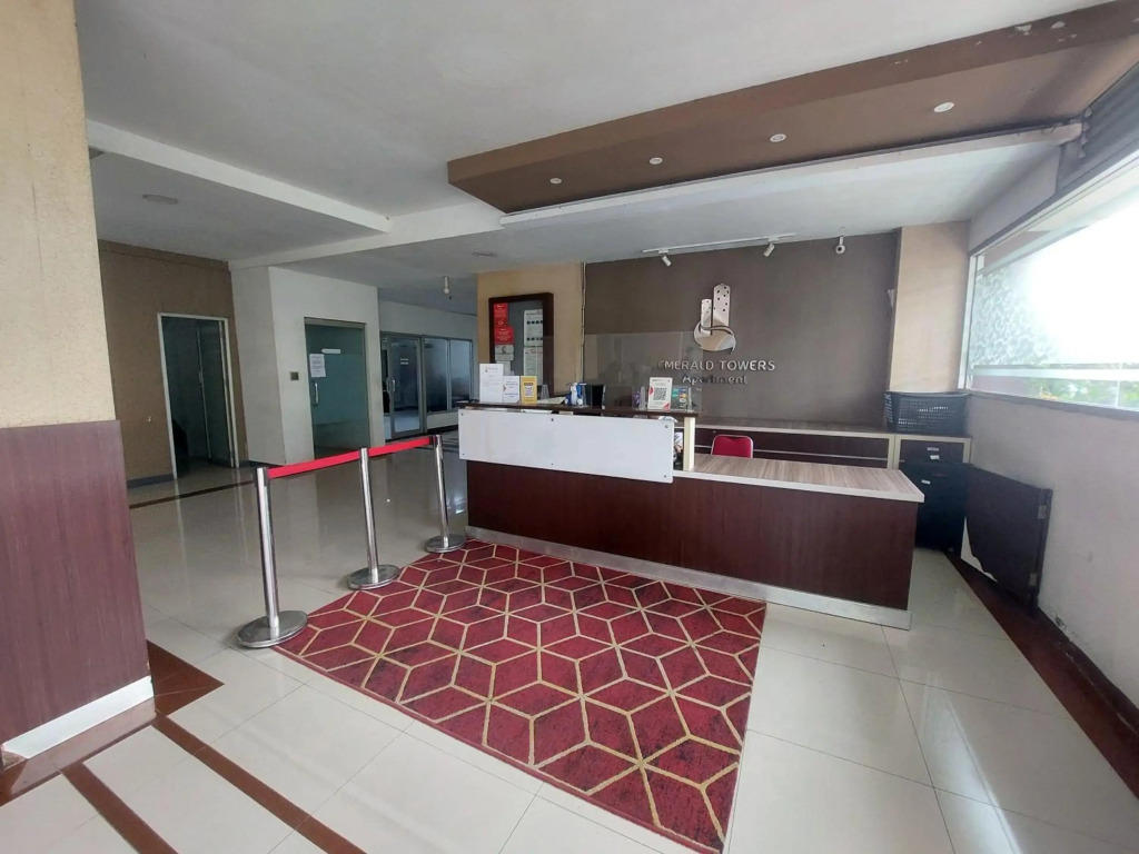 Emerald Apartel