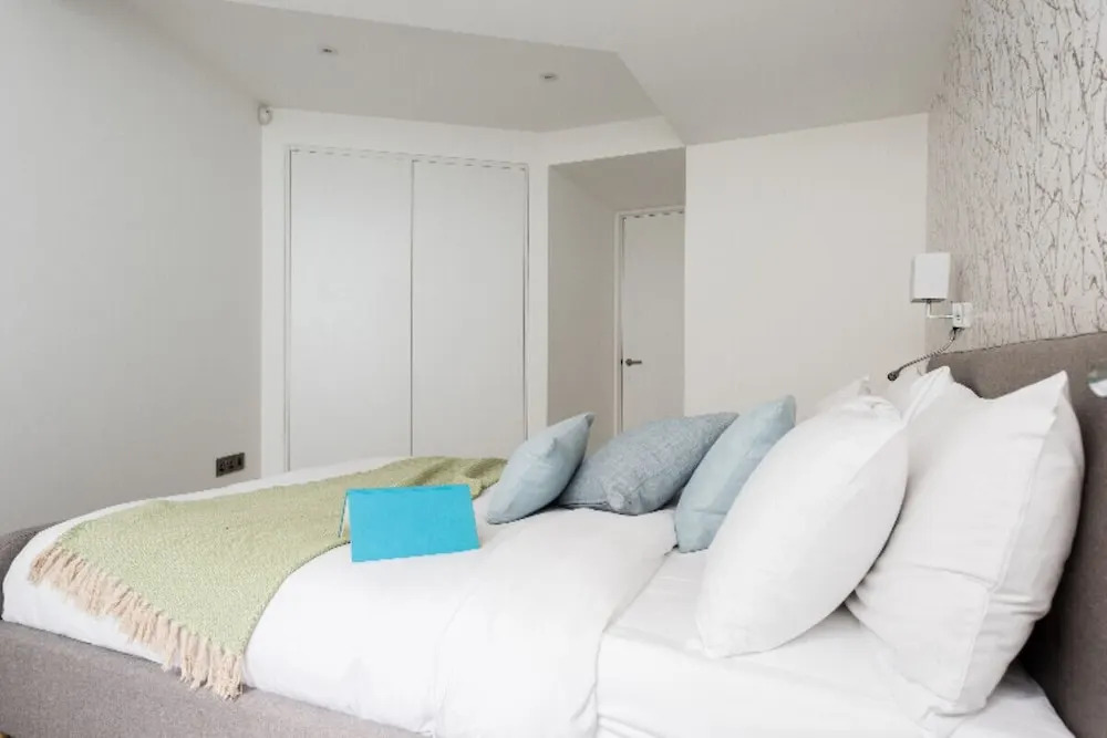 The Camden Chalet - Bright & Modern 3bdr Home With Balcony