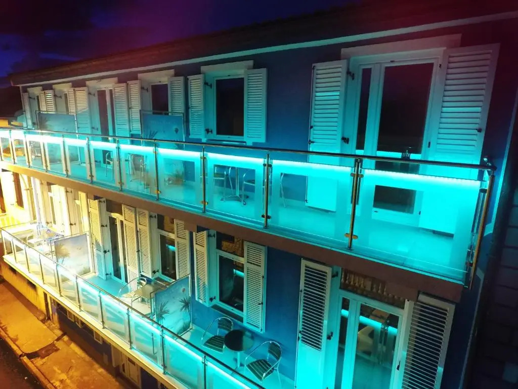 Villa mit Whirlpool für 32 Per