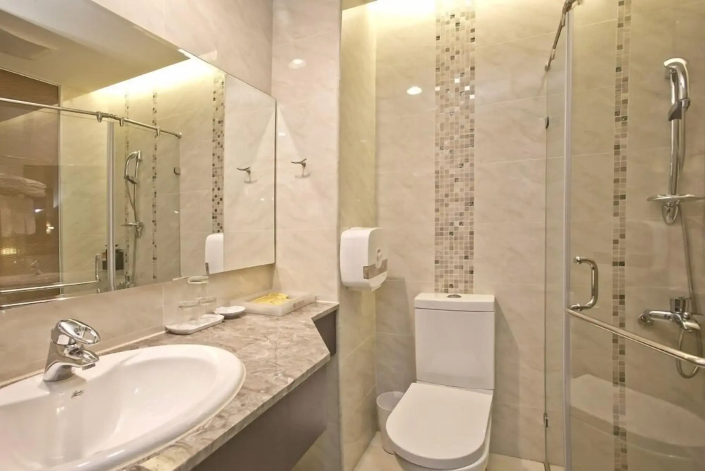 Renyi Lake Hotel
