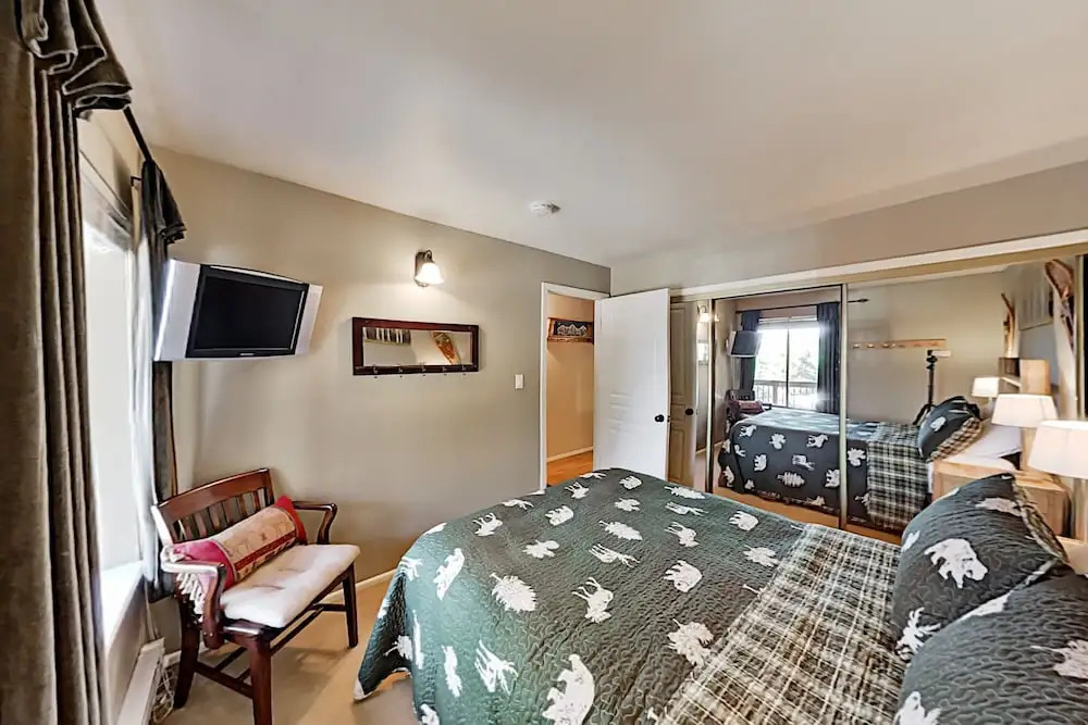 Spacious Modern With Private Saltwater Pool 1 Bedroom Condo