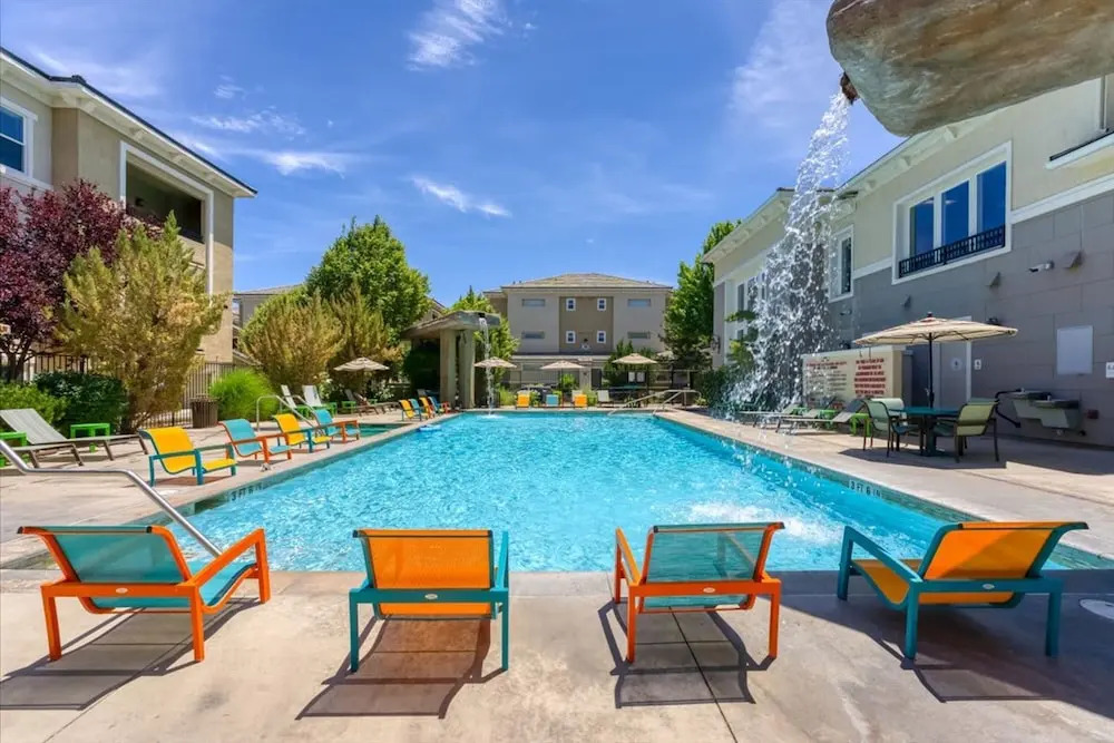 2BR Getaway Pool Gym Basketball Court Theater Access