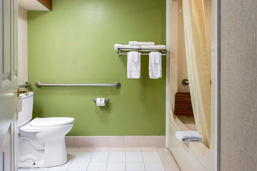 Sleep Inn & Suites Oregon - Toledo