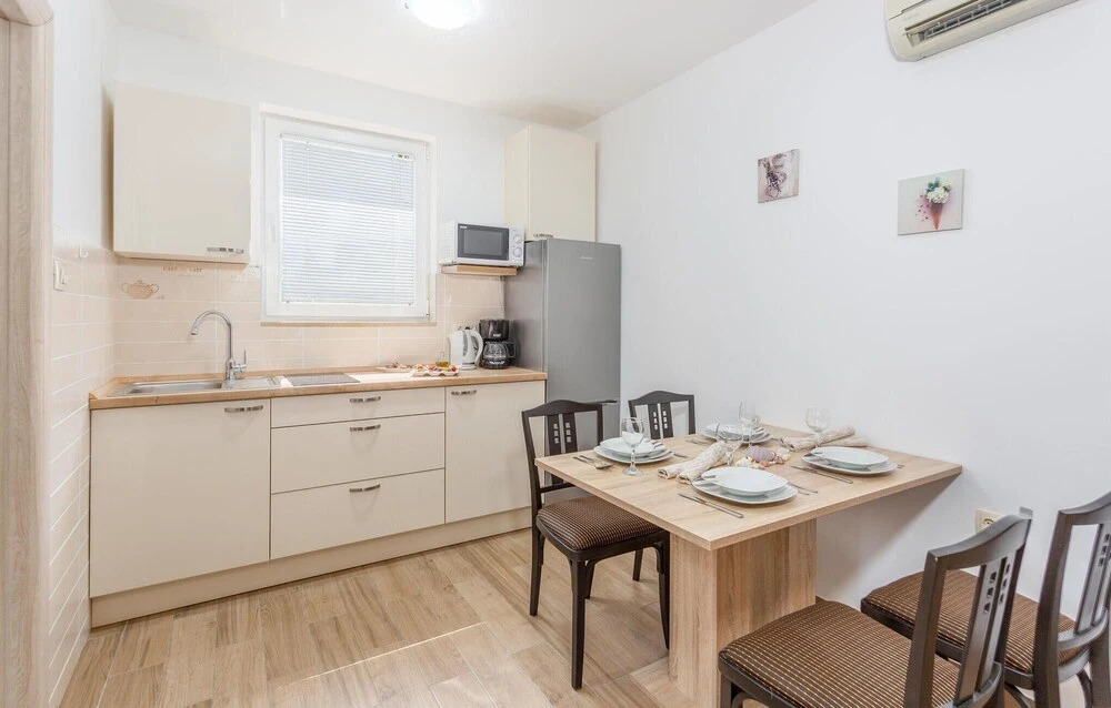 1 Bedroom Beach Front Home In Malinska