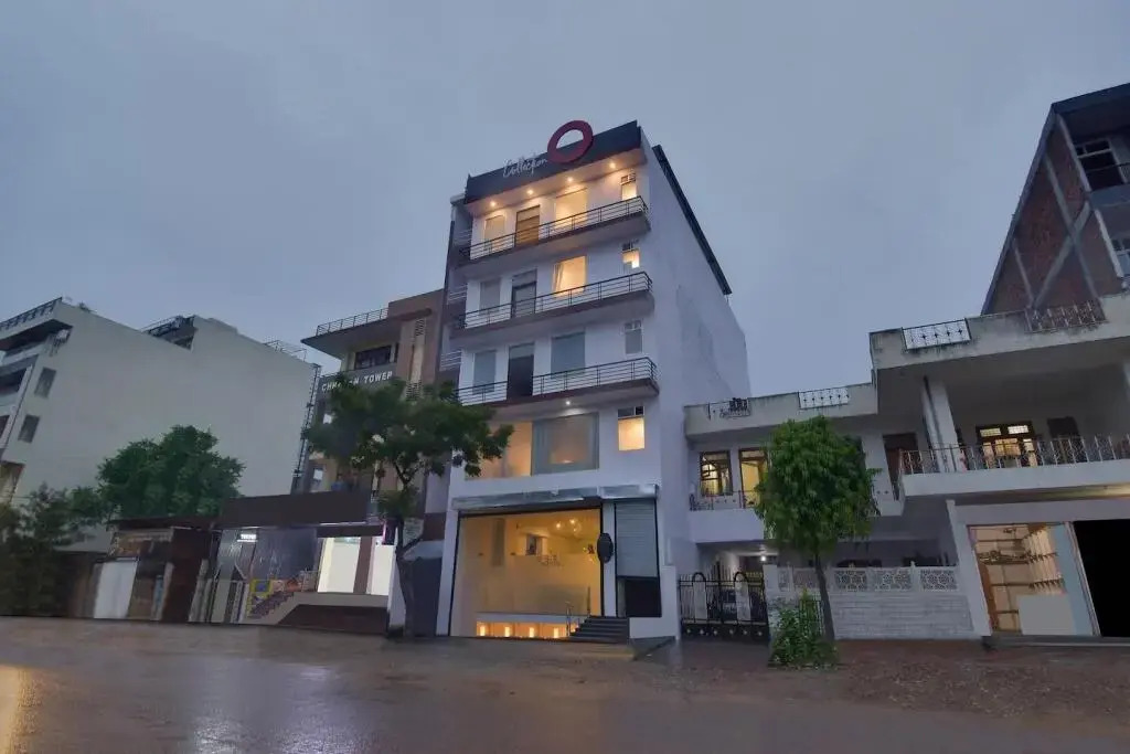 Collection O 40206 Govind Marg