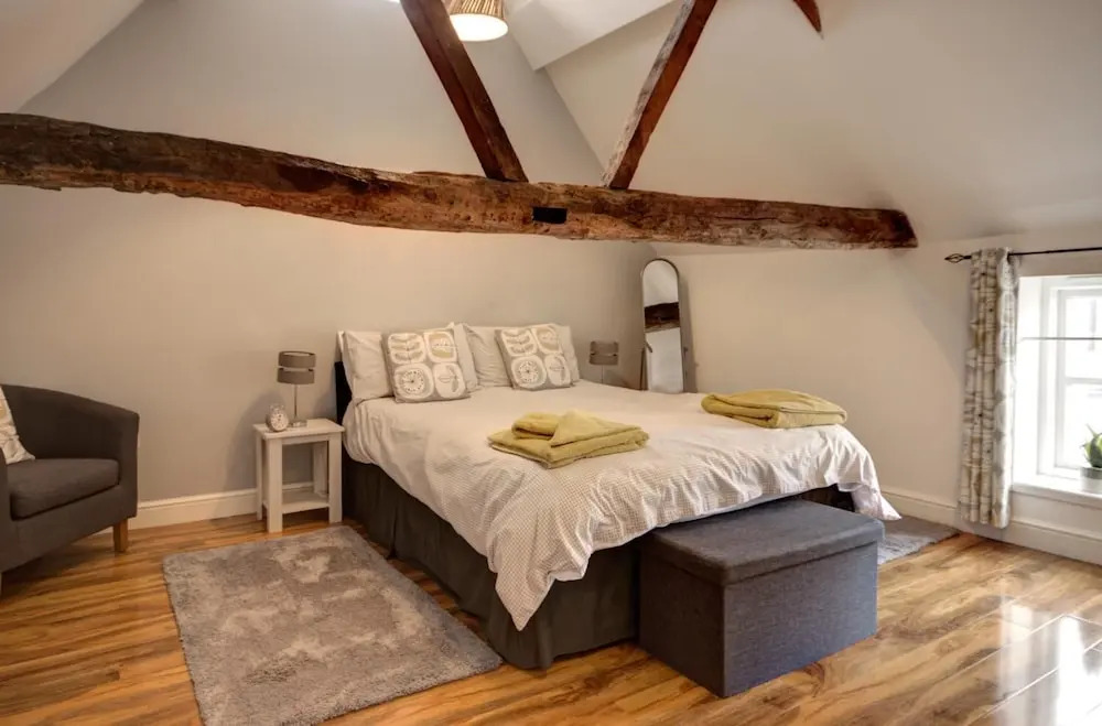 Theoc Cottage in Historic Tewkesbury