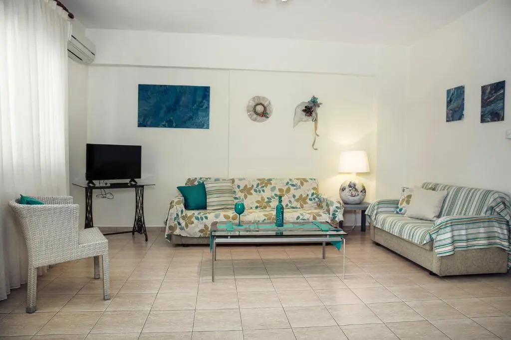 Menexe Apartments-Kelyfos