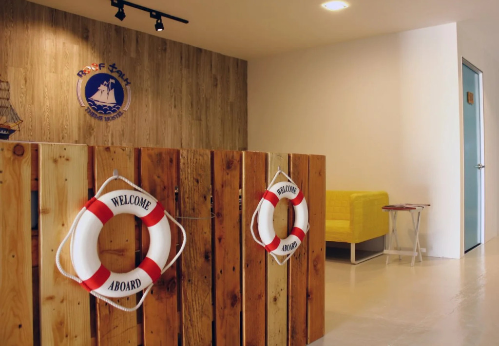 Roof Talk Theme Hostel