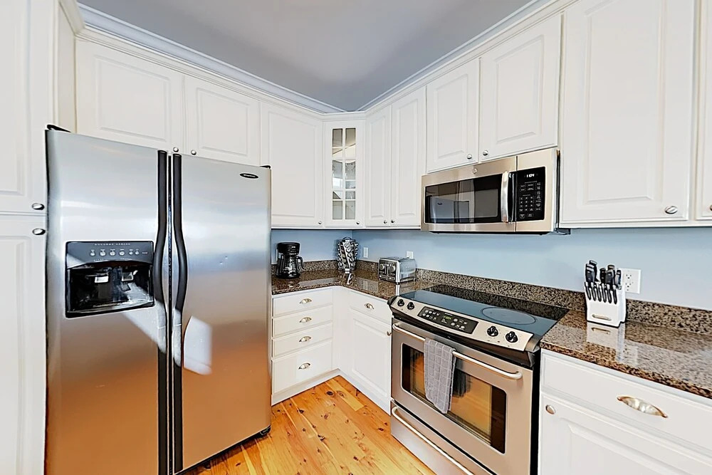 New Listing! Beachside Gem W/ Rooftop Deck 4 Bedroom Condo