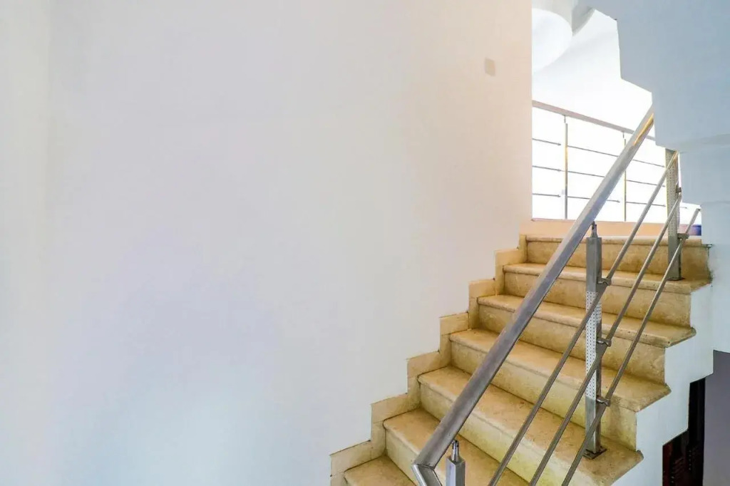 Blue Moon Residency Hotel & Restaurant