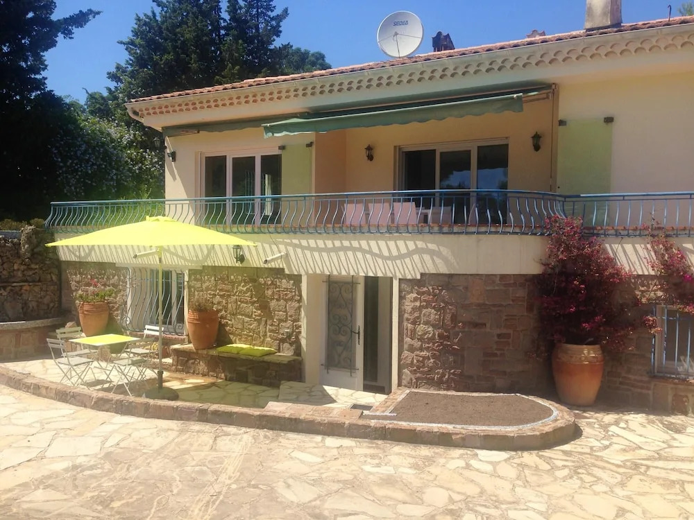 Apartment With one Bedroom in Saint-raphaël, With Pool Access and Wifi