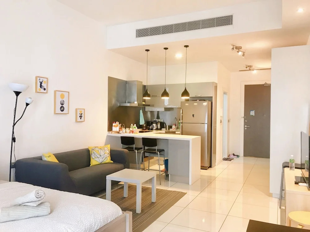 7kgTravellerHome  KLCC-COSY Studio