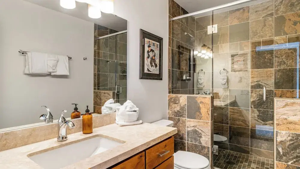 Riverside Condos C202 by Avantstay Condo Close To Downtown, Town Park & Ski Lift #8