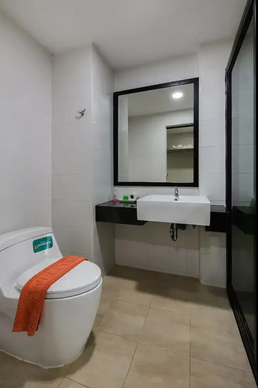 Sattahip 9 Boutique Hotel OYO Rooms
