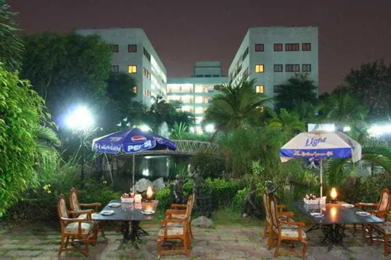 13 Coins Airport Minburi