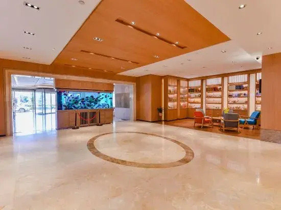 Century Star Holiday Hotel (The Ancient City of Shangqiu Nanjing Road)