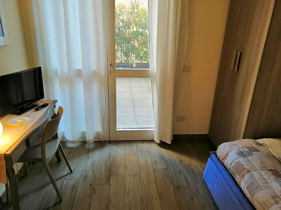 ampio appartamento con giardino e box