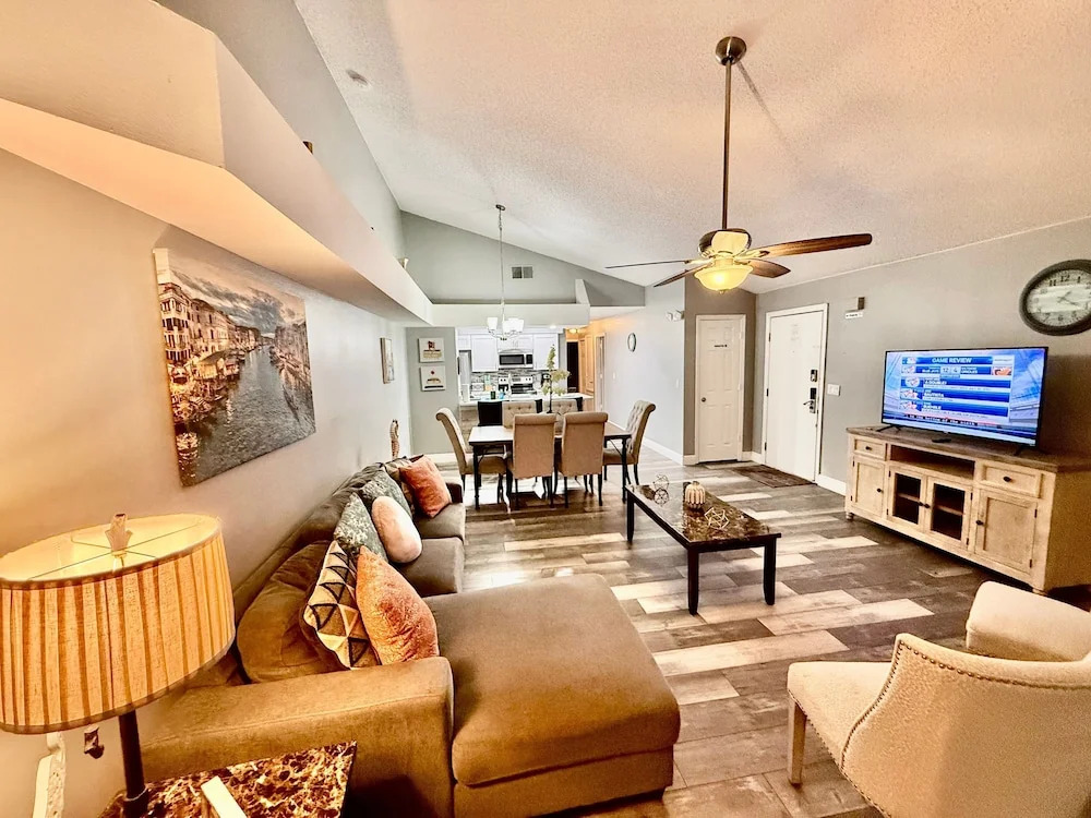 Grand Laguna 3BR Penthouse Near Disney Parks