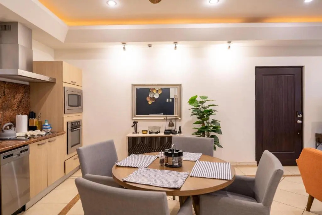 Bocaraca 2 - Luxury 2 BR Condo